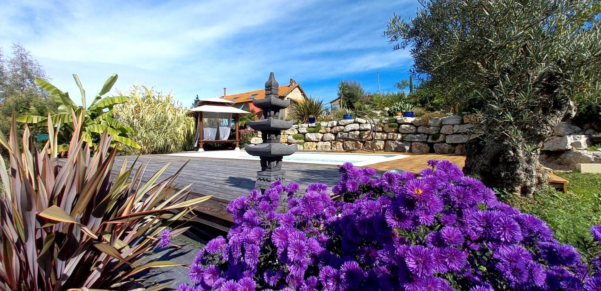 Un Parfum De Thailande, Ressourcement Et Massages Curemonte Eksteriør billede