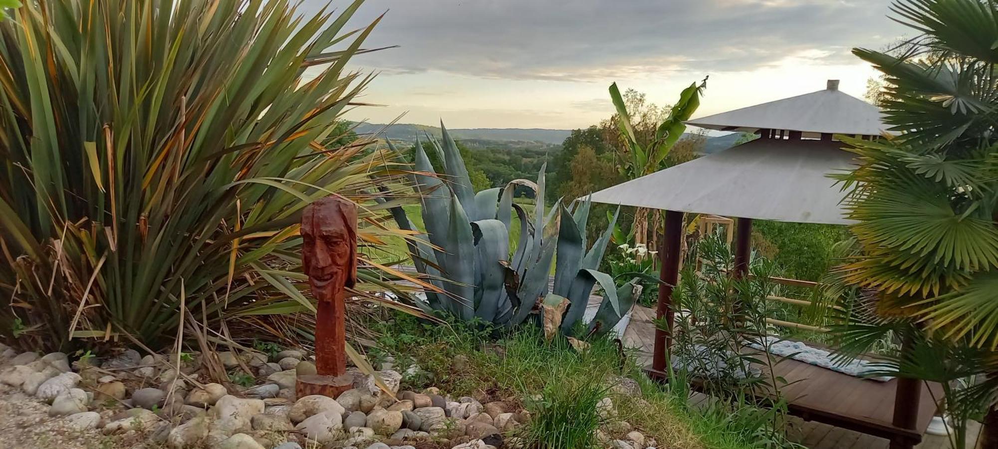 Un Parfum De Thailande, Ressourcement Et Massages Curemonte Eksteriør billede